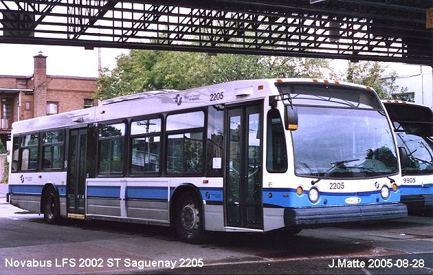 BUS/AUTOBUS: Novabus LFS 2002 STSaguenay