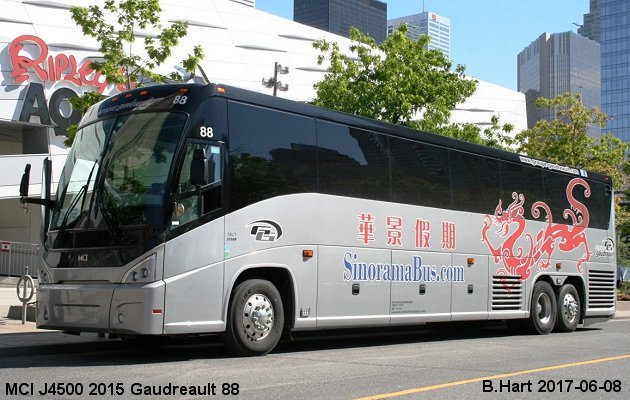 BUS/AUTOBUS: MCI J4500 2015 Gaudreault