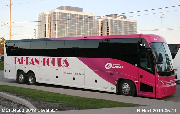 BUS/AUTOBUS: MCI J4500 2018 Laval