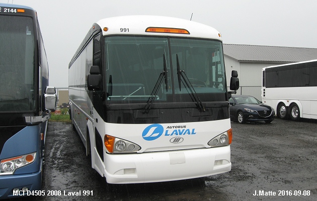 BUS/AUTOBUS: MCI D4505 2008 Laval