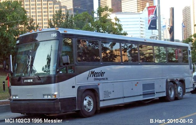 BUS/AUTOBUS: MCI 102C3 1995 Messier