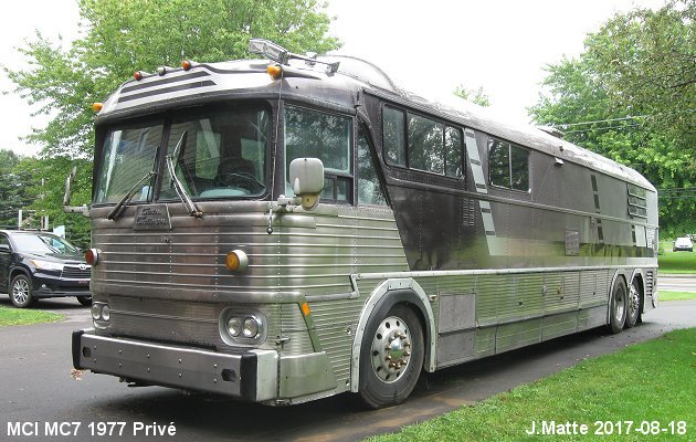 BUS/AUTOBUS: MCI MC 7 1970 prive
