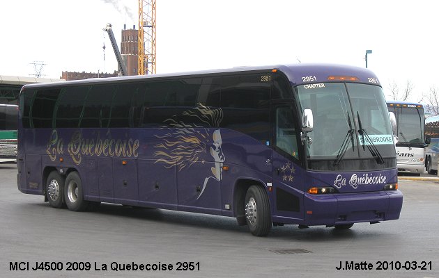 BUS/AUTOBUS: MCI J4500 2009 Quebecoise