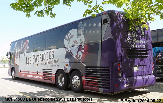 BUS/AUTOBUS: MCI J4500 2009 Quebecoise
