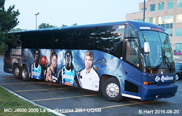 BUS/AUTOBUS: MCI J4500 2009 Quebecoise