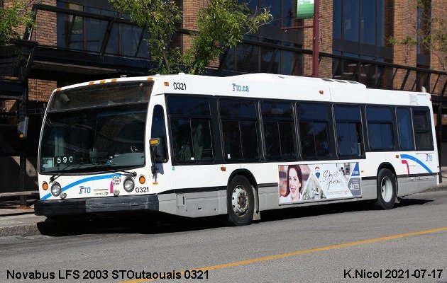 BUS/AUTOBUS: Novabus LFS 2003 STOutaouais