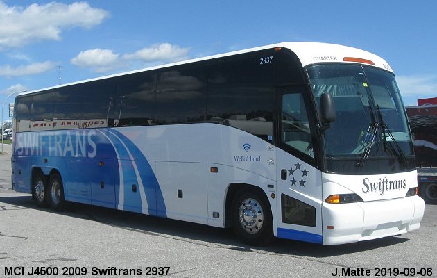 BUS/AUTOBUS: MCI J4500 2009 Swiftrans
