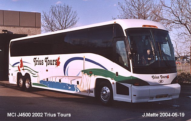 BUS/AUTOBUS: MCI J4500 2002 Trius