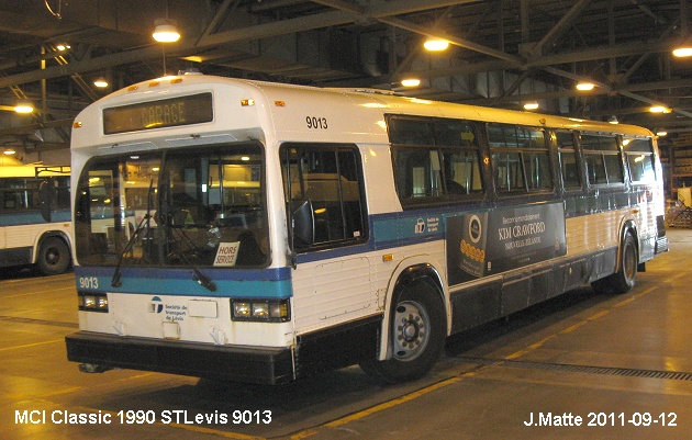 BUS/AUTOBUS: MCI Classic 1990 STLevis